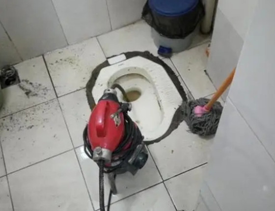 马桶堵塞疏通多少钱